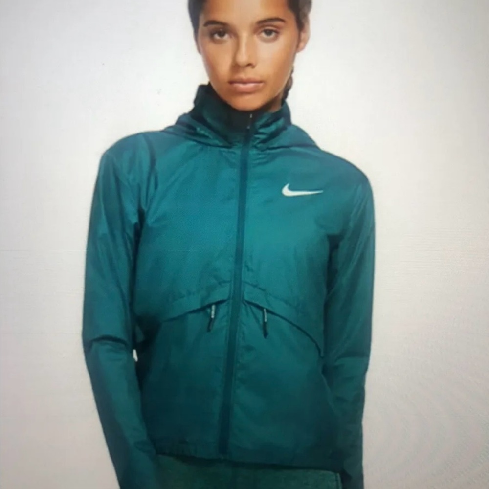 BWT! Women’s Nike Running Jacket Size XS
